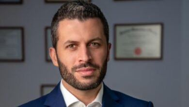 صورة توضيحية - جورج زيادة يتحدث عن عملية تجميل الذقن بالفيلر