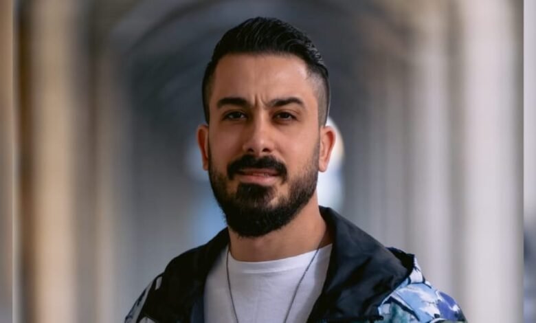 الفنان أحمد العقاد يستعد لإطلاق أغنيته الجديدة مني آسف