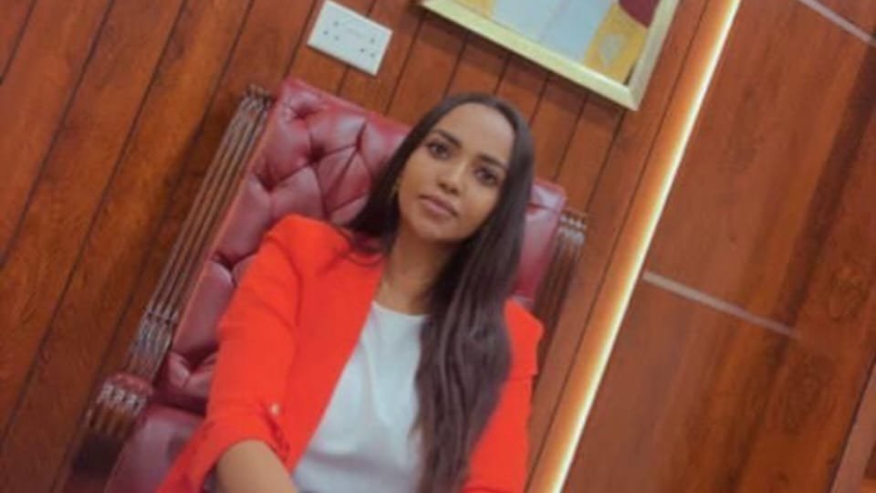 من هي سيدة الأعمال آسيا إبراهيم؟ - صورة مميزة صورة مميزة: من هي سيدة الأعمال آسيا إبراهيم؟