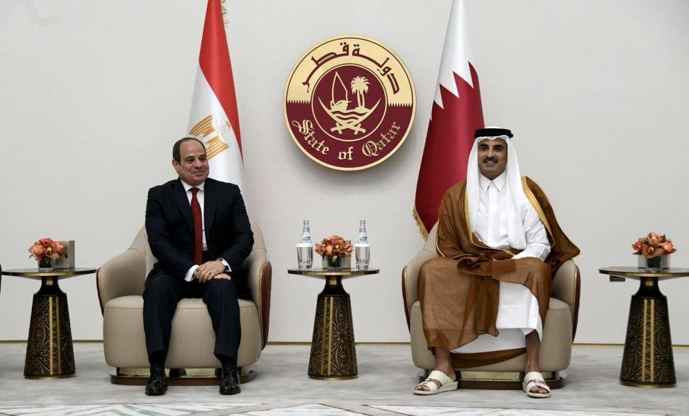 أمير قطر والسيسي يتفقان على تكثيف دعم شعب السودان