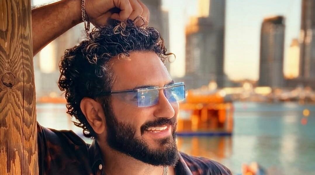 المخرج مينو نبيل يواصل نجاحه في إخراج الإعلانات والأفلام من دبي