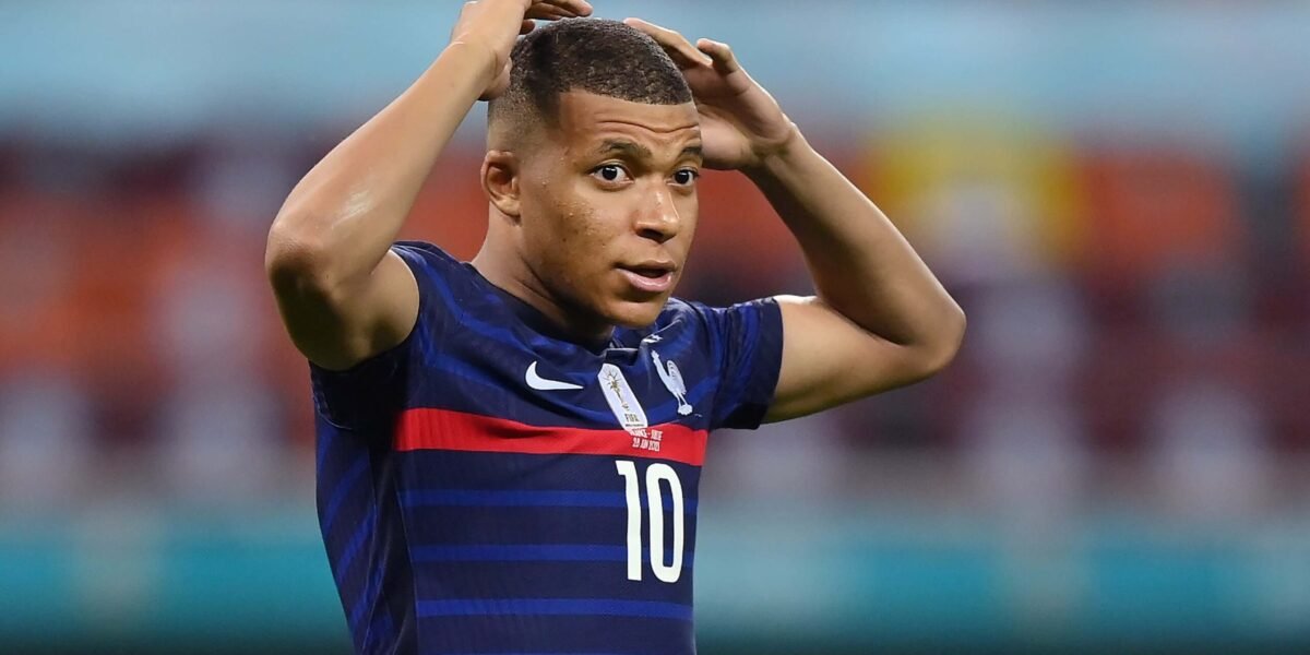 الهلال يقدم عرضاً بـ300 مليون يورو لضم مبابي