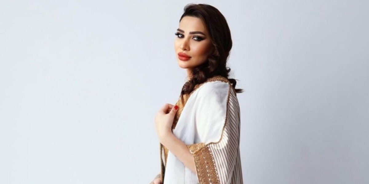 جنون الأنا كتاب من توقيع سارة شعبان
