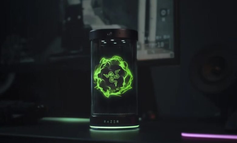 الإنترنت يكره رفيق Razer الفظيع الذي يعمل بالذكاء الاصطناعي ولكن لجميع الأسباب الخاطئة