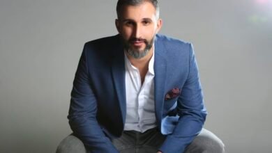 بعد نجاح أغنية ماجد المهندس وأغنية اليوم الوطني «يا إماراتي أيمن قميحة يغرد خارج المنافسة في «تعا خبيك» لرحمة رياض
