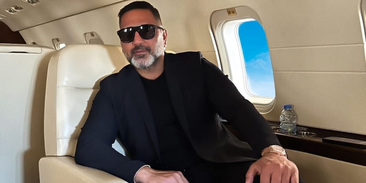 رجل الأعمال هادي عبد الهادي في لقاءٍ حول شركته Universal Jets - صورة مميزة صورة مميزة: رجل الأعمال هادي عبد الهادي في لقاءٍ حول شركته Universal Jets