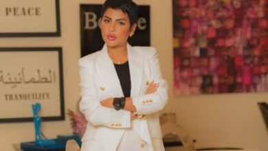 رقيّة ميرزا مكرمةً في حفل اختيار ملكة جمال الإنسانية