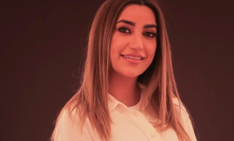 عبر جلسات وايت لمى شريف تطلق أغنية بس